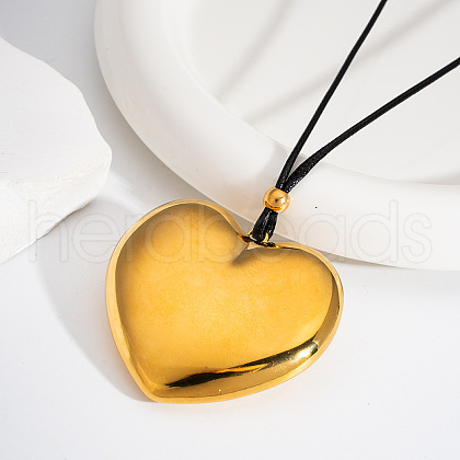 Stylish Stainless Steel Heart Pendant Necklaces for Women LT7996-1