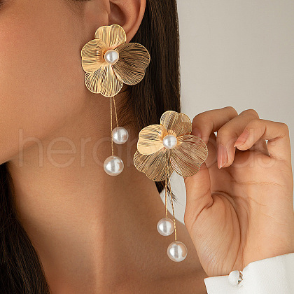 Chic 3D Flower Zinc Alloy Stud Earrings CN5092-7-1