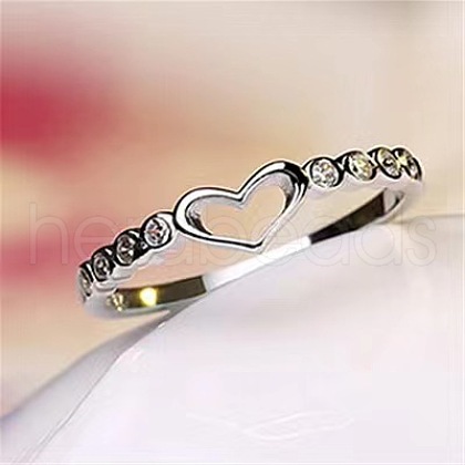 Hollow Out Heart Zinc Alloy with Crystal Rhinestone Finger Rings FS-WGFA1C6-03-1